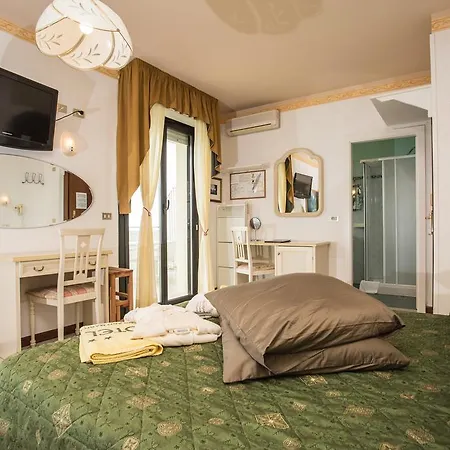 Byron Hotel